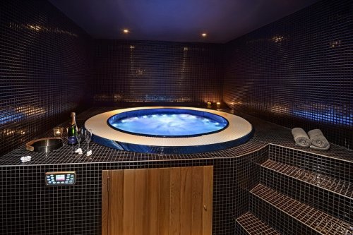 PRIVÁTNÍ WHIRLPOOL